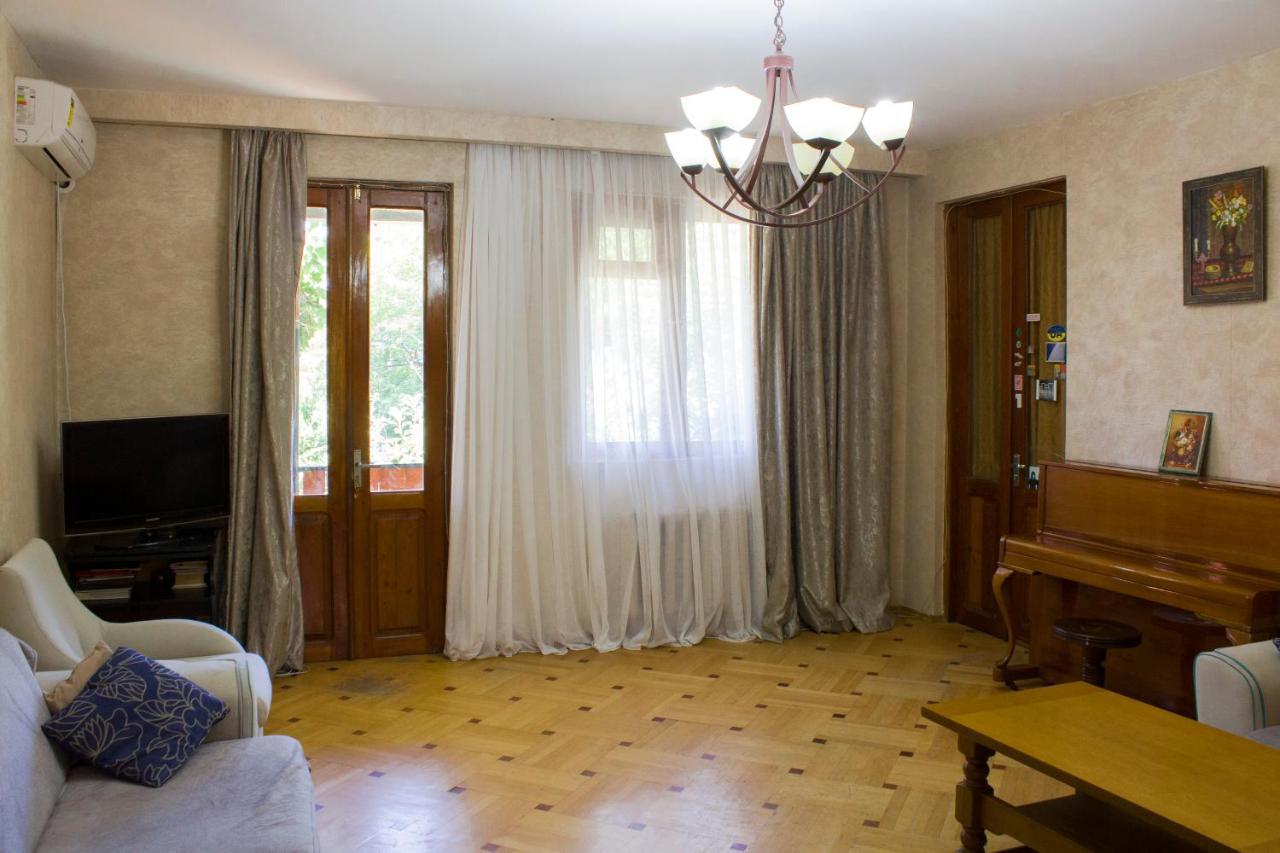 Nino'S Guest House Тбілісі Екстер'єр фото