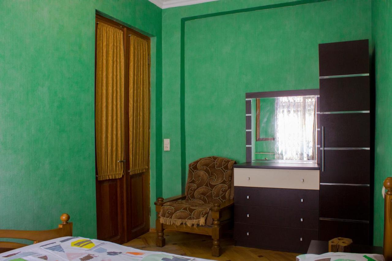Nino'S Guest House Тбілісі Екстер'єр фото