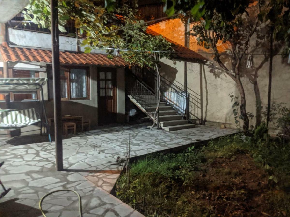 Nino'S Guest House Тбілісі Екстер'єр фото
